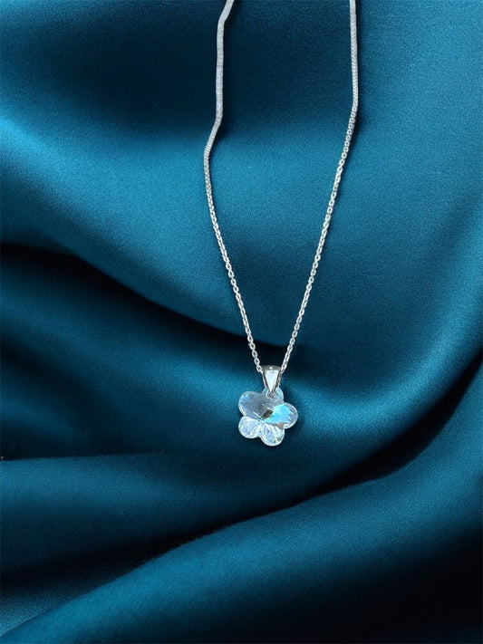 сребърно колие